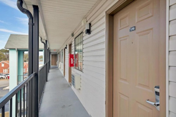 Savannah Garden Hotel image 10