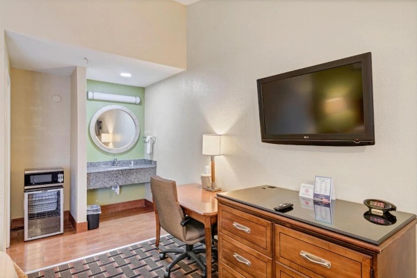 Savannah Garden Hotel image 7